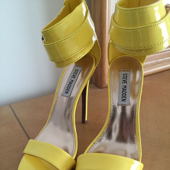 Brand new never been worn or used Steve Madden