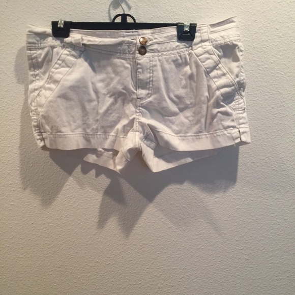 BKE WHITE SUMMER SHORTS