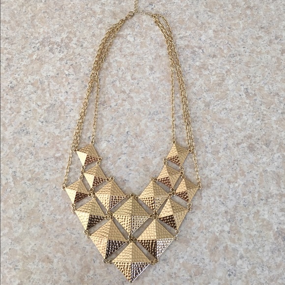 Brand new gold necklace