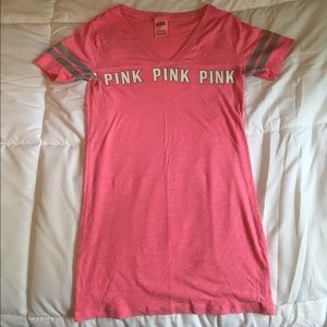 PINK v-neck t-shirt