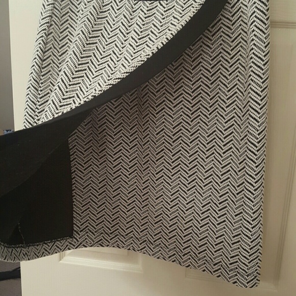 Zac and Rachel Black and White Wrap Skirt - Picture 4 of 4