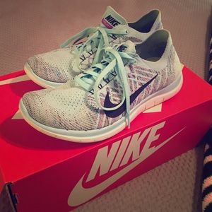 Nike Free 4.0 Flyknit size 7.5