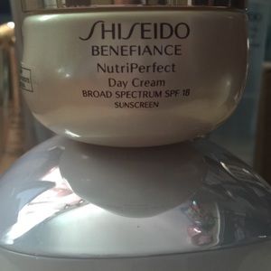 ✨Price is firm✨Shiseido Nutri-Perfect Day Cream