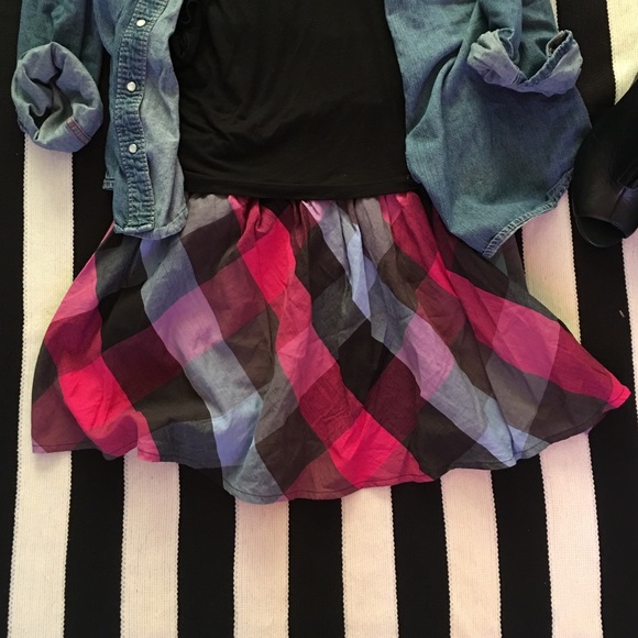 Plaid summer mini skirt - Picture 2 of 3