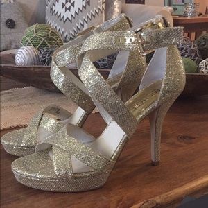 Michael Kors Evie Glitter Pump