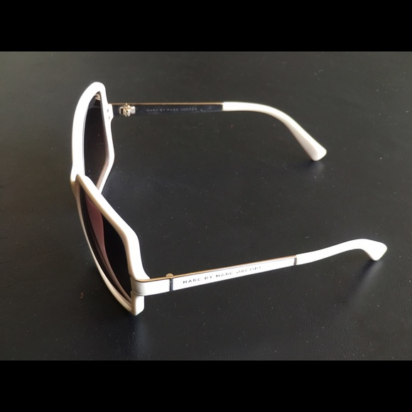 Marc by Marc Jacobs white sunglasses. main image 4