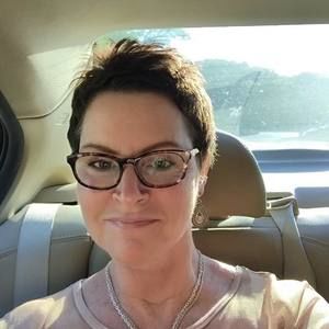 Meet your Posher, Estelle