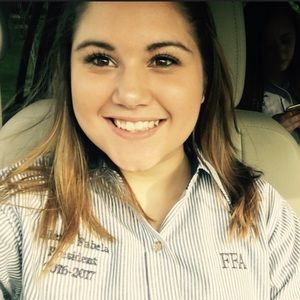 Meet your Posher, Alexis