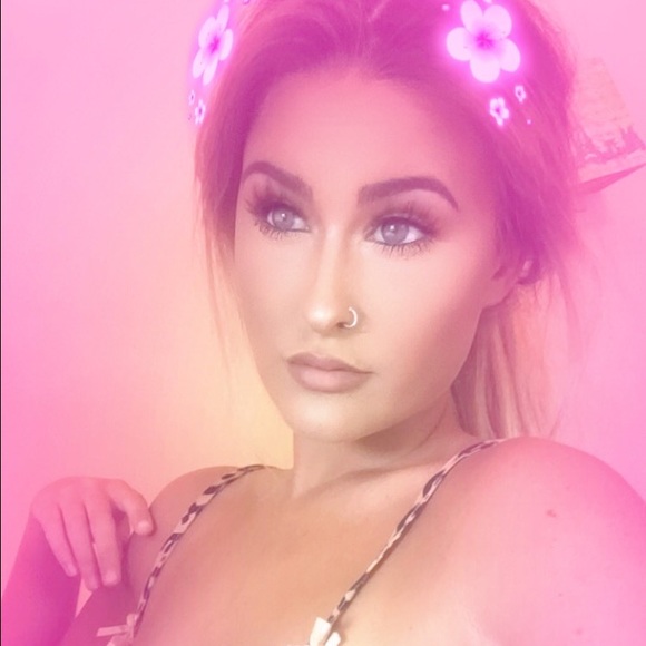 Meet your Posher, Mackie - Picture 1 of 1