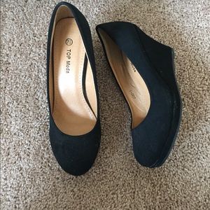 Black Wedges