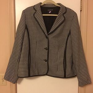 Women's plus sized jacket
