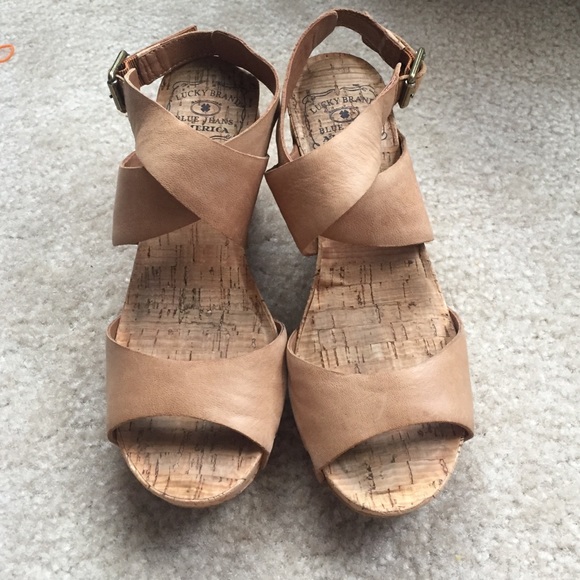 LUCK BRAND NUDE WEDGES