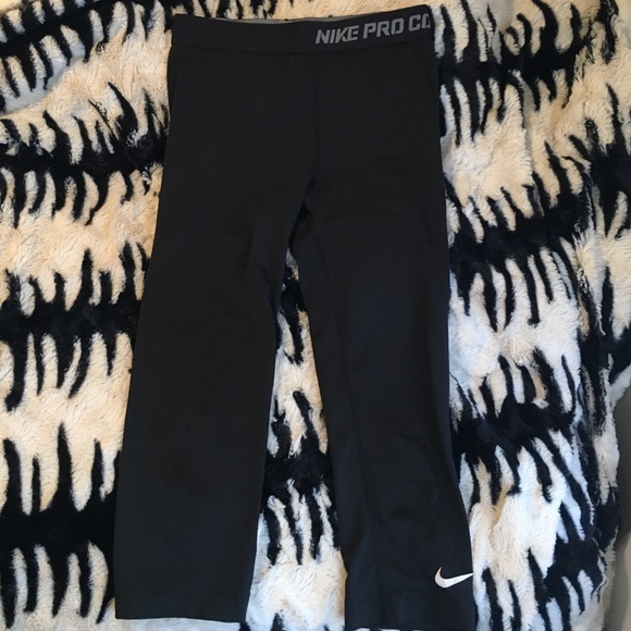 Nike crop leggings