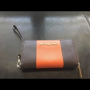 MIchael Kors wristlets wallet