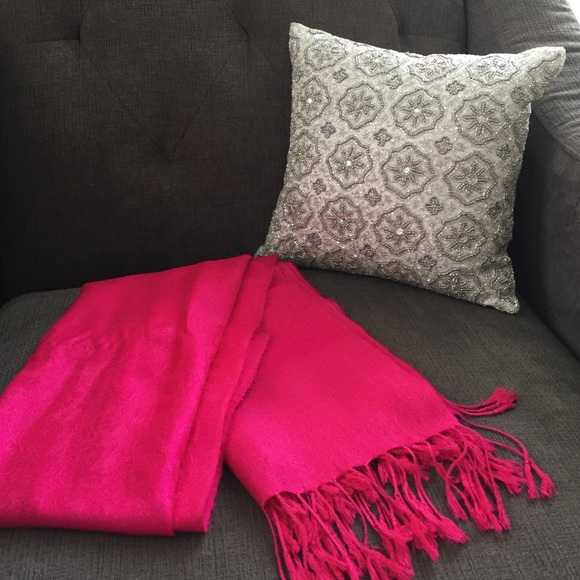 Pink pashmina