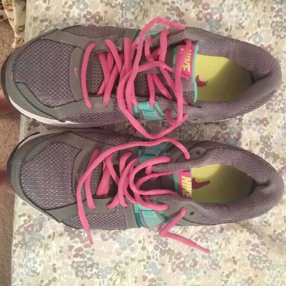 Nike Shoes - Picture 2 of 3