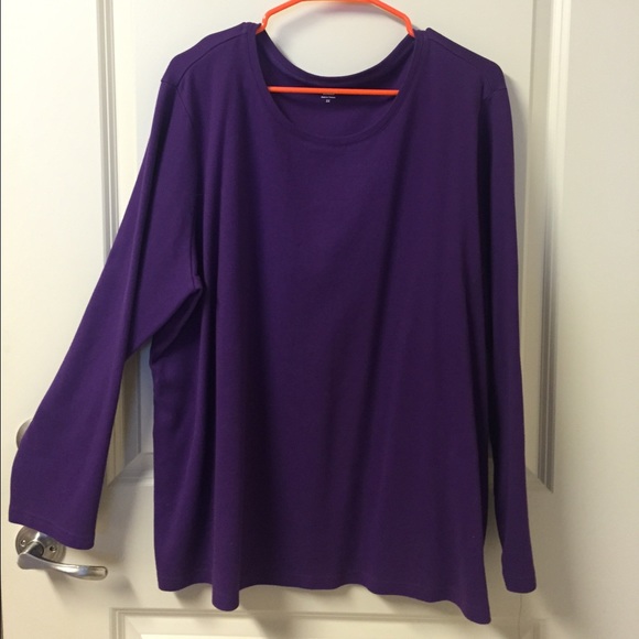Laura Scott plum long sleeved tee-like new!