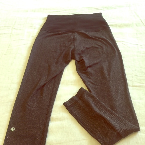 Lululemon wunder under leggings size 4 gray