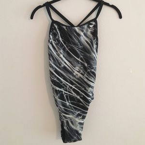 TYR Durafast One Piece Swimsuit Size 34