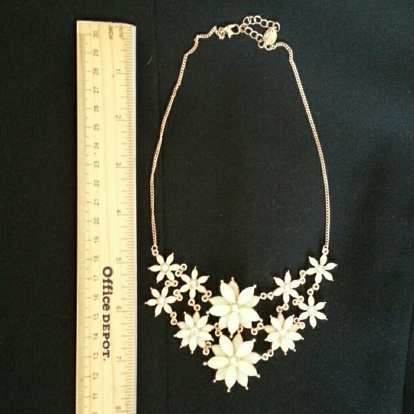 Statement Necklace - Picture 4 of 4