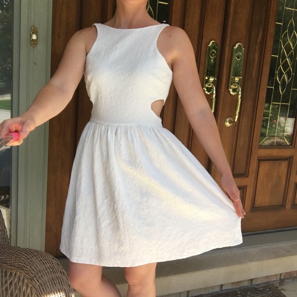 Zara Dresses & Skirts - Zara white brocade dress with cutouts