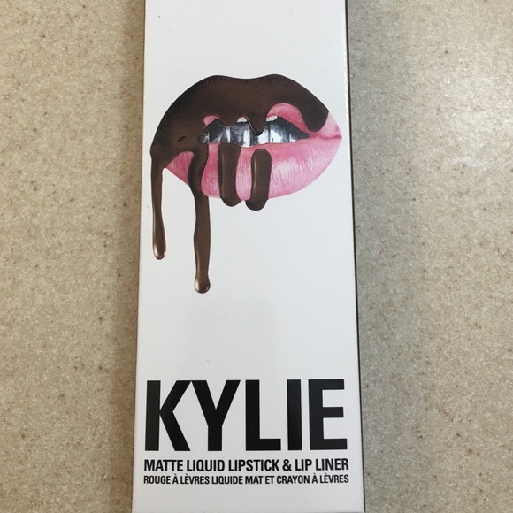 Kylie lip kit true brown k