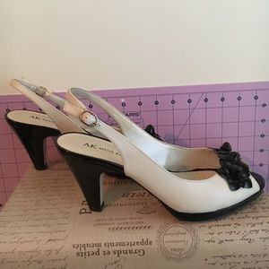 Anne Klein Flower Slingback Heel(price firm)
