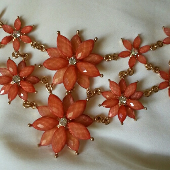 Statement Necklace - Picture 3 of 4