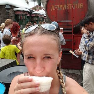 Meet your Posher, Alyssa