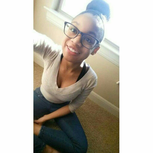 Meet your Posher, Kayla - Picture 1 of 1