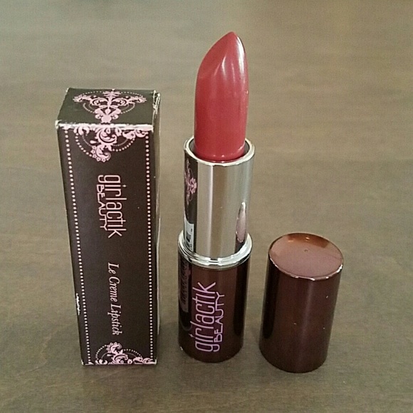 Girlactik le creme lipstick in Beauty. NIB