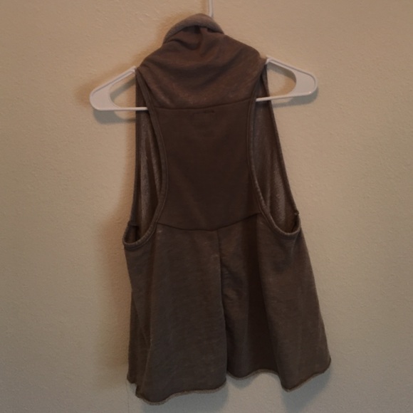 Tan/light brown vest - Picture 2 of 4
