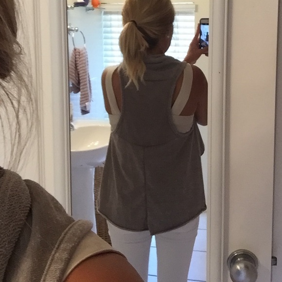 Tan/light brown vest - Picture 4 of 4