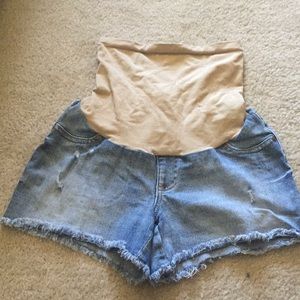 Maternity shorts