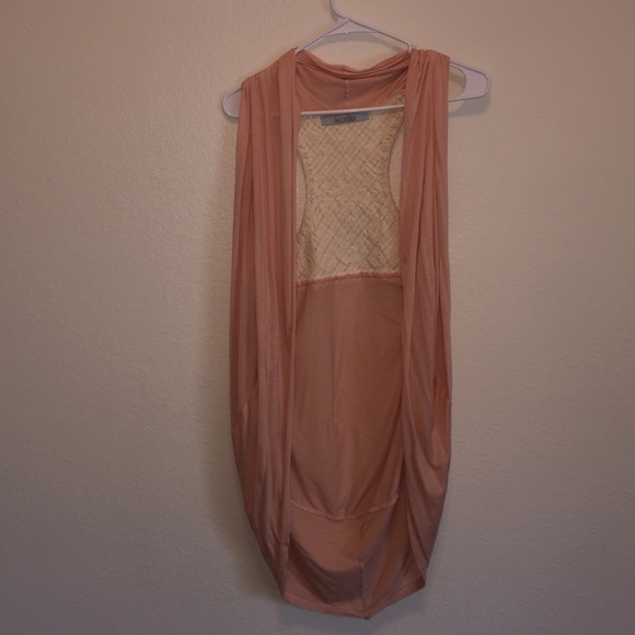 Peach vest - Picture 1 of 4