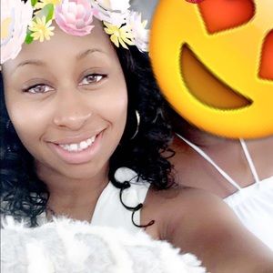 Meet your Posher, Deandra