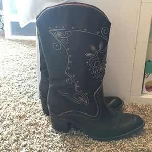 Cowboy boots size 7.5