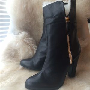 Giuseppe Zanotti Black Ankle Boots, Shearling.