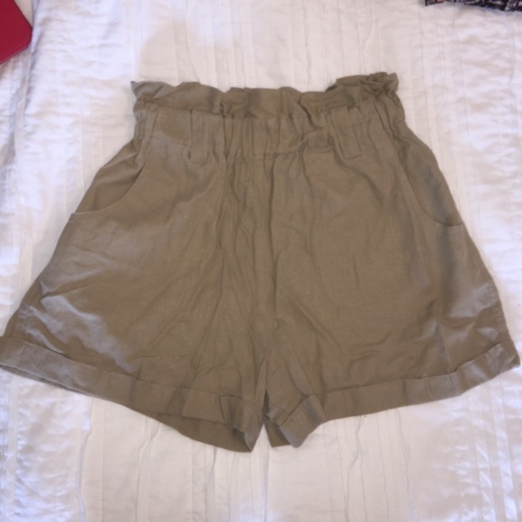 Tan high waisted shorts - Picture 1 of 2