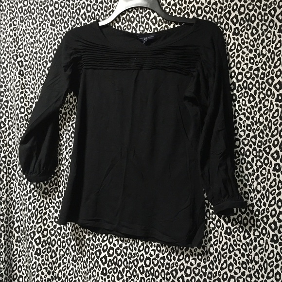 Adorable black Gap 3/4 sleeve tee