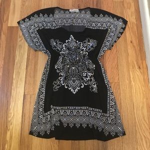 Super cute maternity tunic!