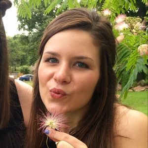 Meet your Posher, Ashley