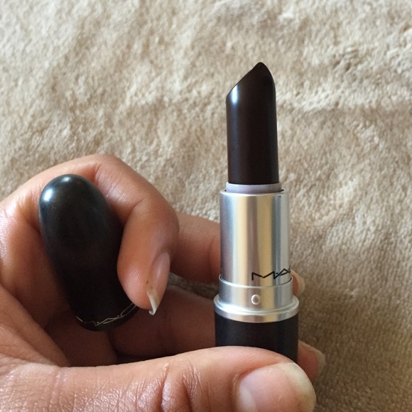 Mac Viva Glam Ariana Grande Lipstick