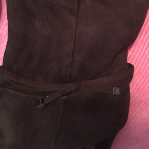 Zip up brown suede heeled boots - Picture 4 of 4