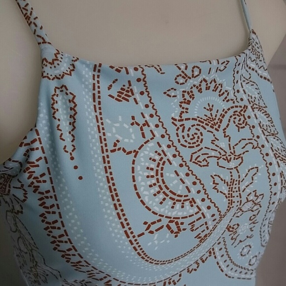 Top...Tank top - Picture 3 of 4