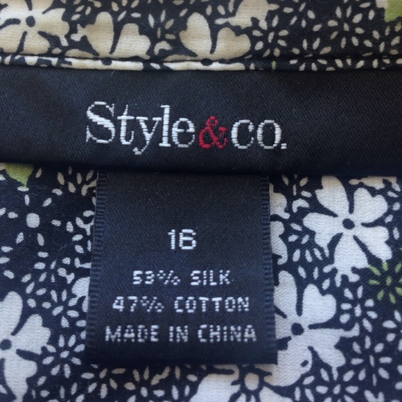 (Not too) girly button down blouse - Picture 3 of 3