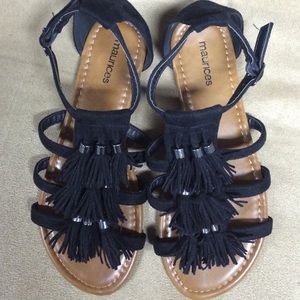 Cute Tassle sandal! New never been worn size 7