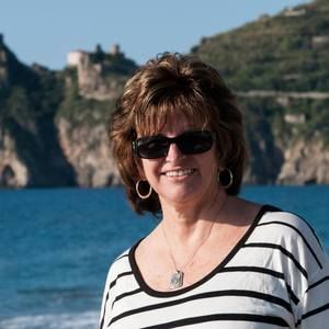 Meet your Posher, Debbie