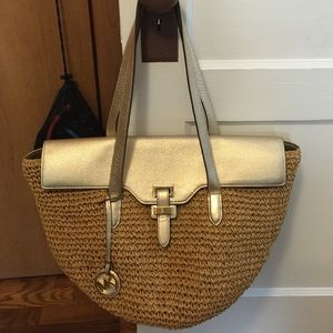 Michael Kors Naomi Large Tote in Gold