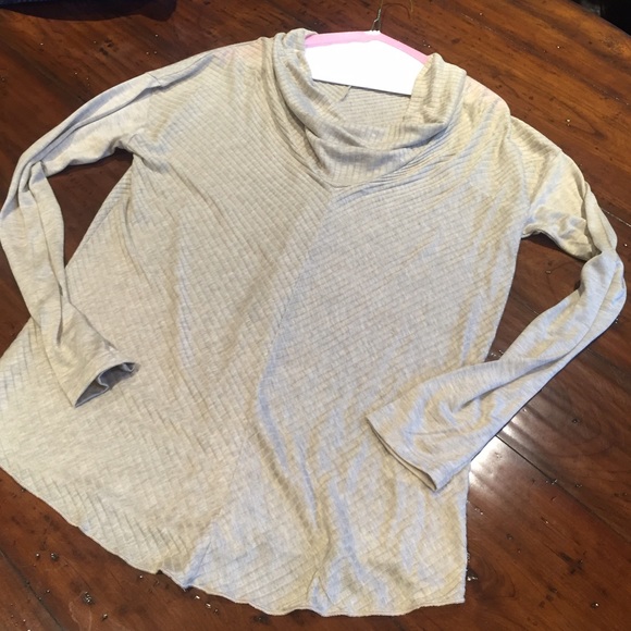 Longsleeve Cowl neck shirt -  M - Taupe